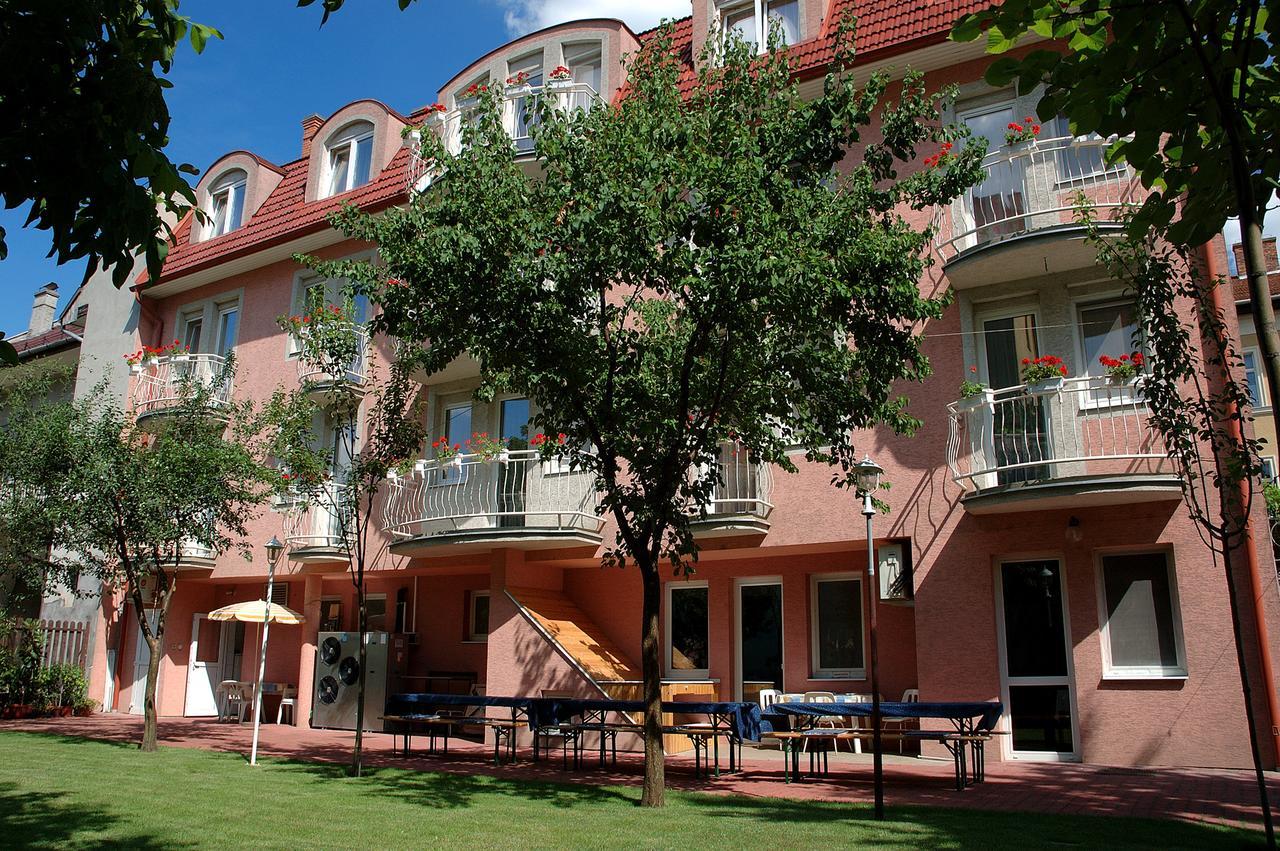 Bella Hotel Segedín Exteriér fotografie