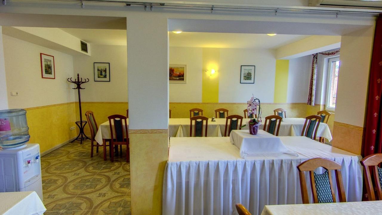 Bella Hotel Segedín Exteriér fotografie